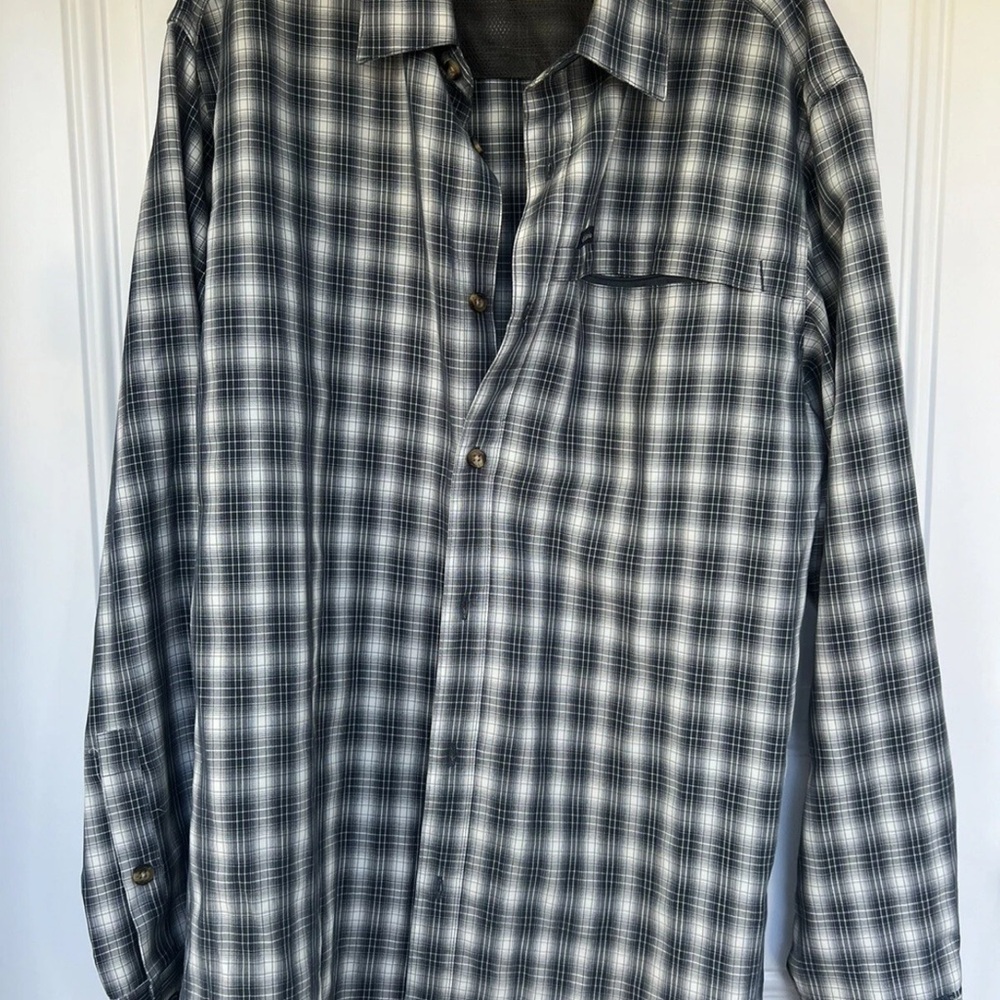 Columbia Gray and White Plaid Button Down Shirt